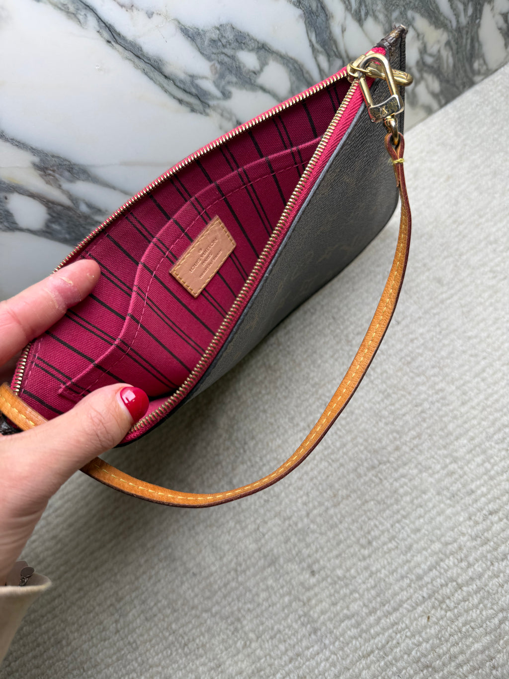 Louis Vuitton Monogram Neverfull Pouch