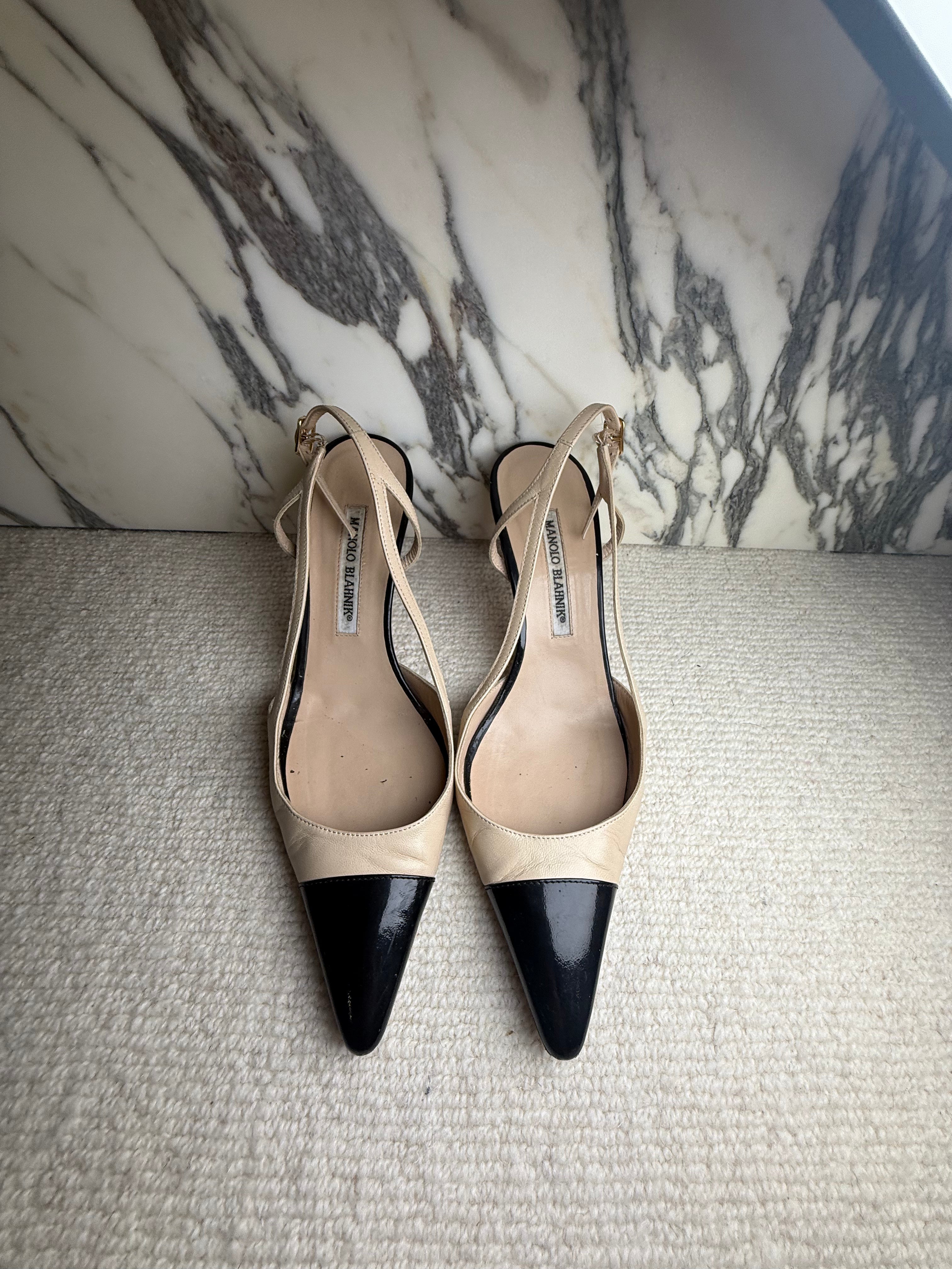 Manolo Blahnik, 2 Toned Sling Back, 38.5